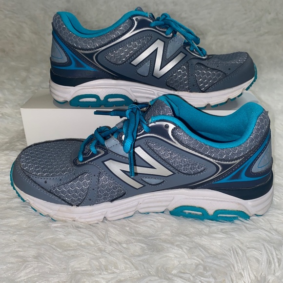 New Balance Shoes - Barley Worn New Balance w560lg6